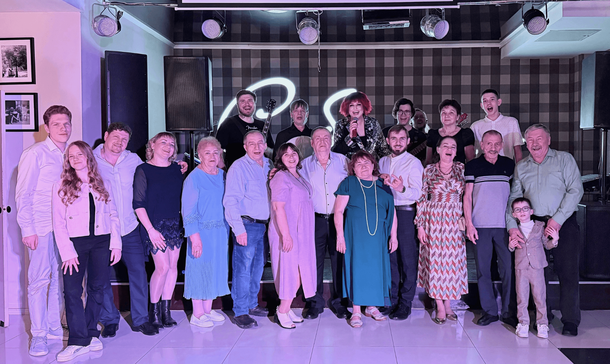 21 марта в Ресторане СОБЫТИЕ состоялось невероятно душевное мероприятие — юбилей многоуважаемой Нины Яковлевны! Её большая семья с любовью устроила невероятный праздник, а наш кавер-бэнд "Стереотипы" стал главным сюрпризом для юбилярши! ✨
Мы счастливы быть частью такого важного торжества! Благодарим за приглашение, а Нине Яковлевне желаем крепкого здоровья и всего самого наилучшего! ✨
Команда кавер-бэнда "Стереотипы" 🎶
(Сабина, Алекснадр, Андрей, Павел, Константин